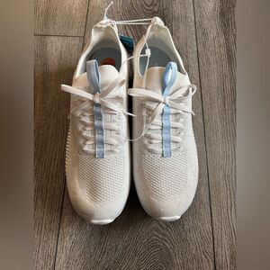 Skechers White and Light Blue Knit Sneakers memory foam wide fit shoes